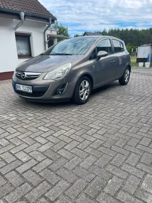 Opel Corsa D (2006-2014) 1.4 16V Cosmo 2011