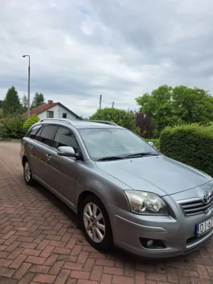 Toyota Avensis II (2003-2009) 2.0 D-4D Luna 2008