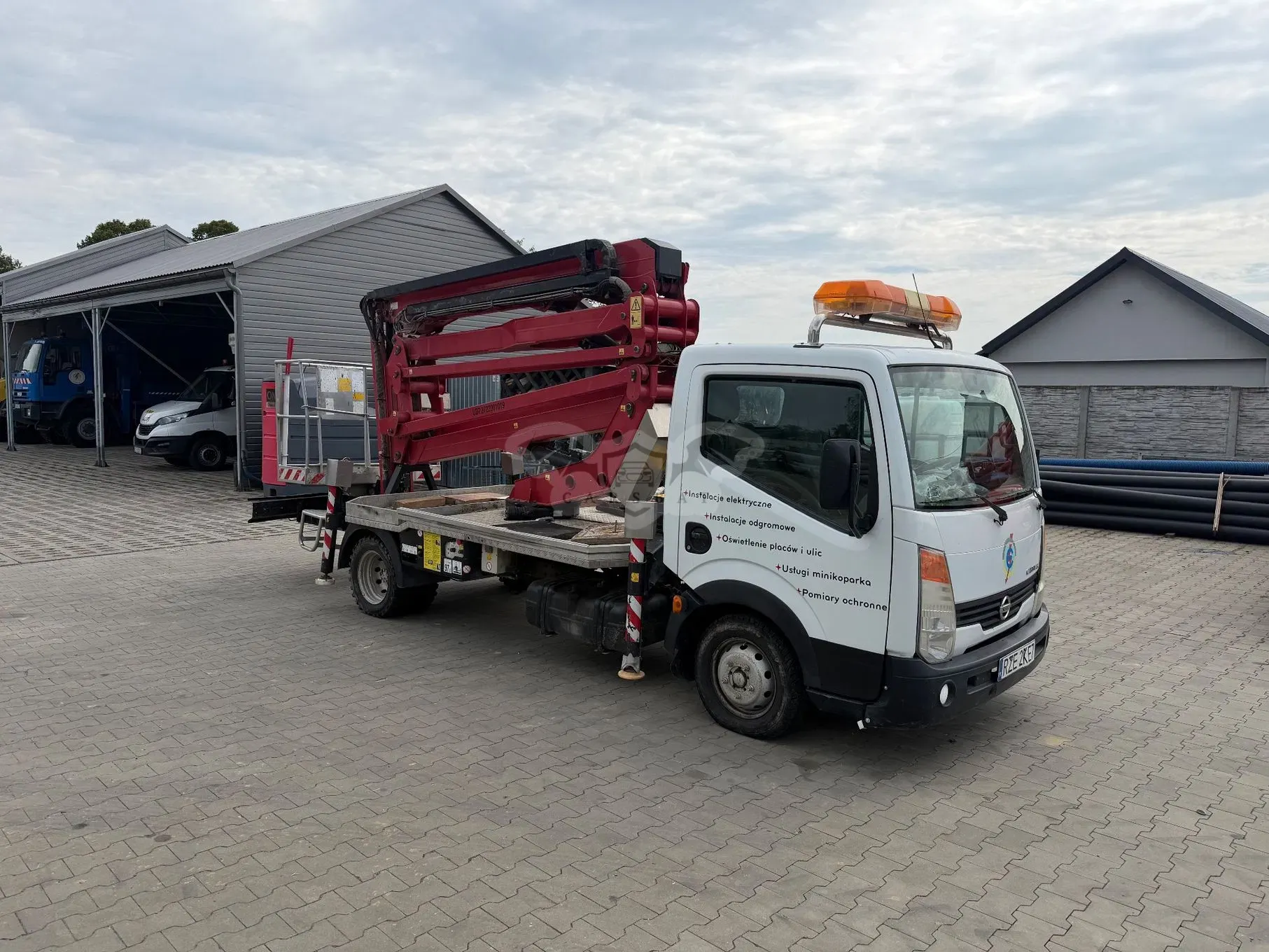 Nissan Cabstar 2011
