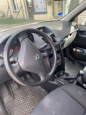 Peugeot 207 1.6 HDi 16V Trendy 2009