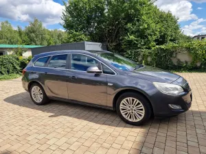 Opel Astra J (2009-2019) 2.0 CDTI Sport 2011
