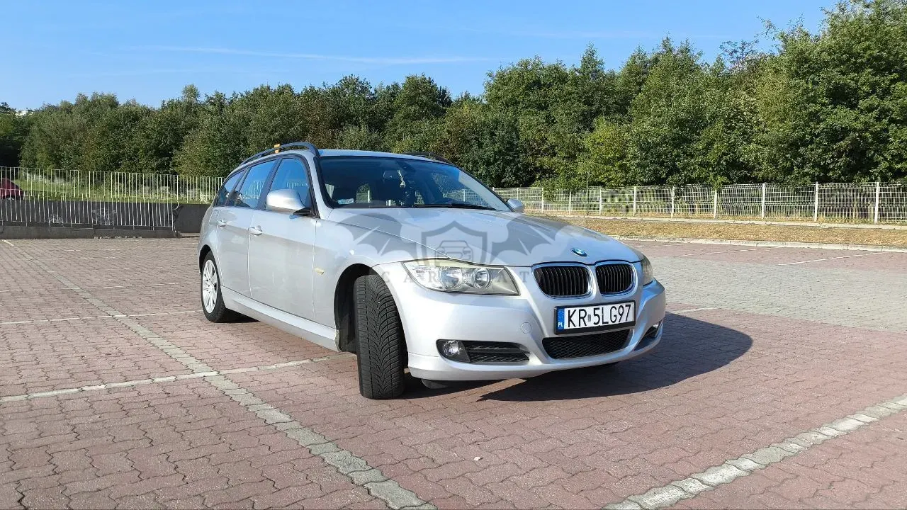 BMW 3 Series E90/E91/E92/E93 (2005-2012) 318d 2011