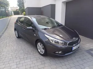 Kia Ceed II (2012-) 1.4 CVVT Dream Team Edition 2012