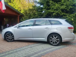 Toyota Avensis III (2009-) 2.0 D-4D 2010 2010