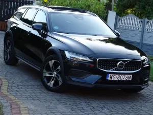 Volvo V60 B4 D AWD Plus 2023