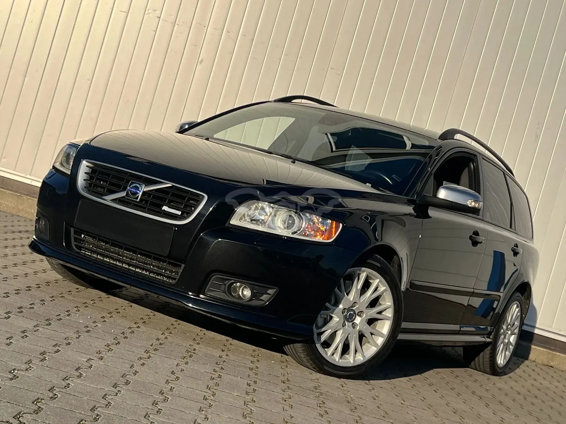 Volvo V50 D5 R-Design Summum 2010