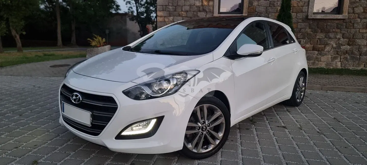Hyundai i30 II (2012-2017) blue 1.6 GDI YES Gold 2017
