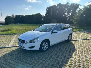 Volvo V60 I (2011-2018) D3 Momentum 2012