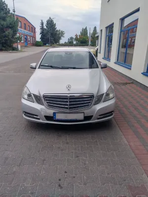 Mercedes-Benz E W212/W207 (2009-2016) 200 BlueTEC 7G-TRONIC Classic 2013