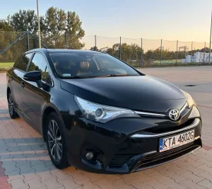 Toyota Avensis III (2009-) 2.0 D-4D Premium 2015
