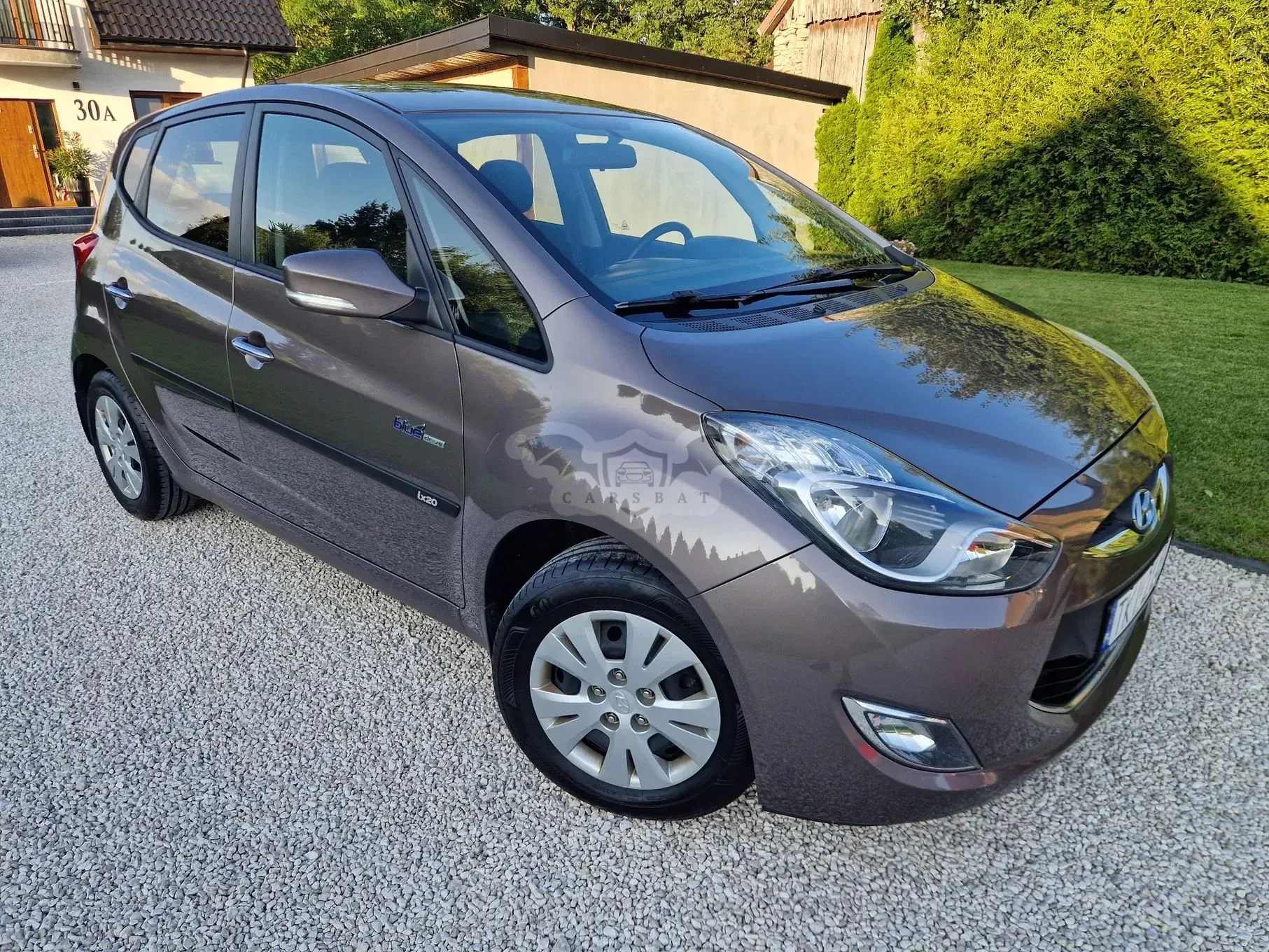 Hyundai IX20 1.6 blue YES Gold 2012