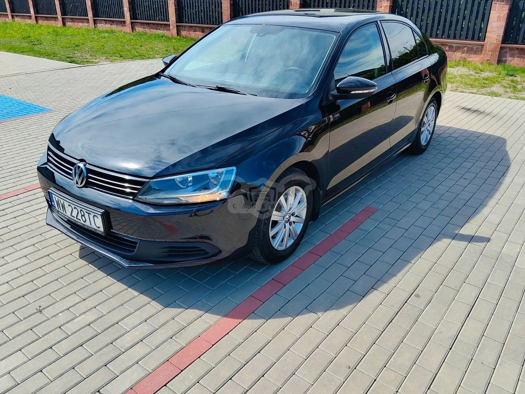 Volkswagen Jetta A6 (2010-2018) 1.4 TSI Comfortline 2011