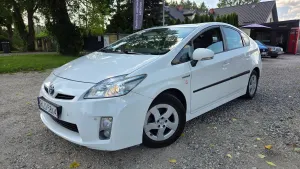 Toyota Prius III (2009-2015) 1.8 HSD Life 2010