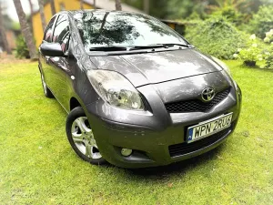 Toyota Yaris II (2005-2011) 1.33 Premium 2011