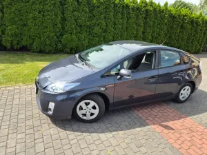 Toyota Prius III (2009-2015) (Hybrid) 2011
