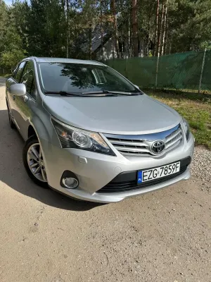 Toyota Avensis III (2009-) 1.8 Executive 2012