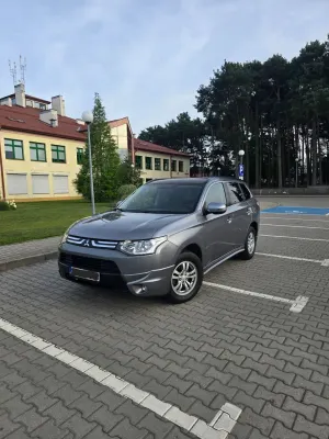 Mitsubishi Outlander III (2012-2022) 2.2 DI-D 2WD Invite 2013