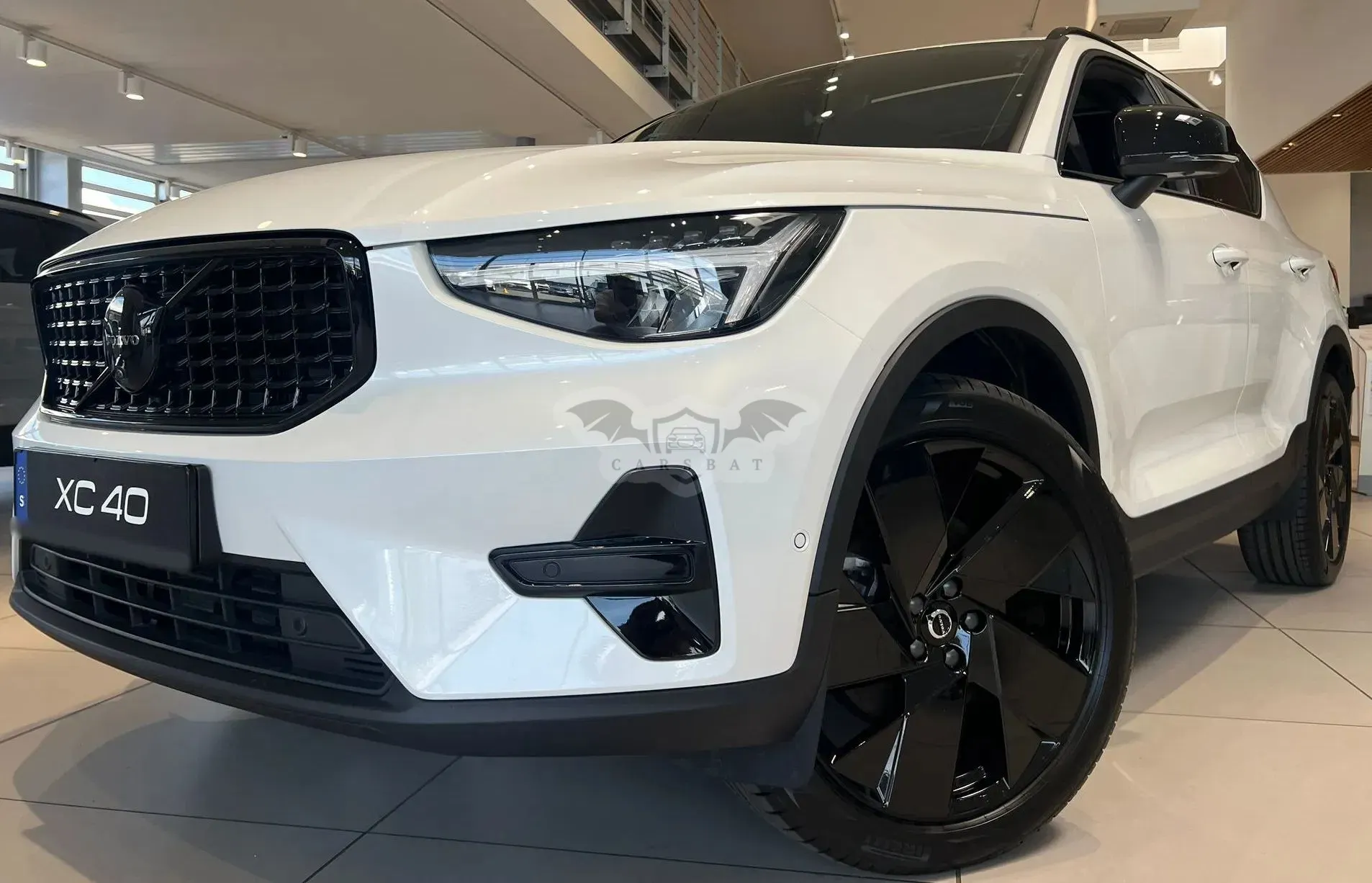 Volvo XC40 B4 AWD Plus Dark 2025