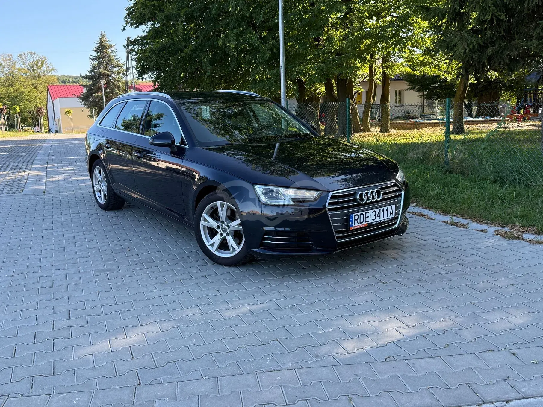 Audi A4 B9 (2015-) 2016