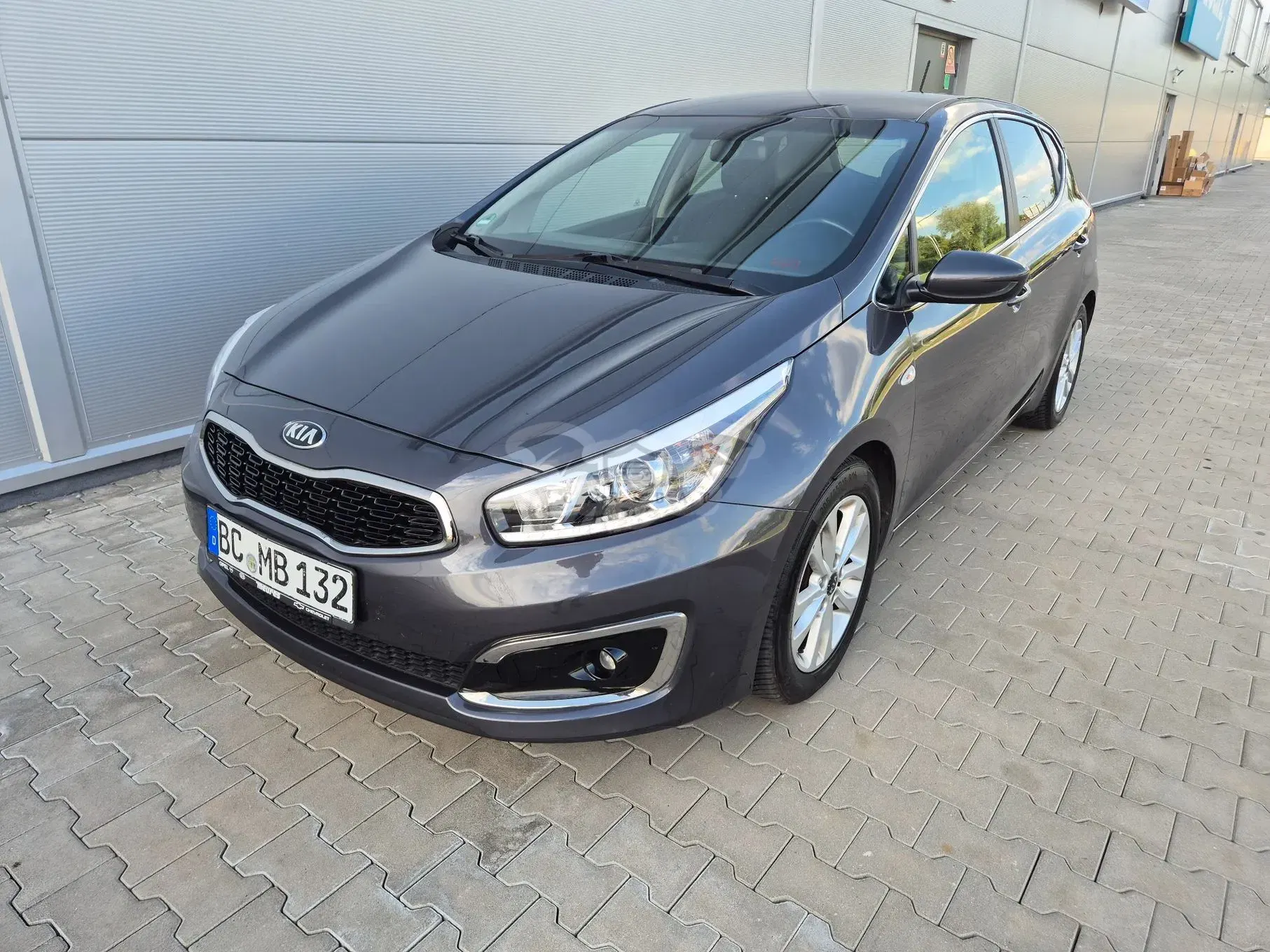 Kia Ceed II (2012-) 1.4 CVVT Dream Team Edition 2015