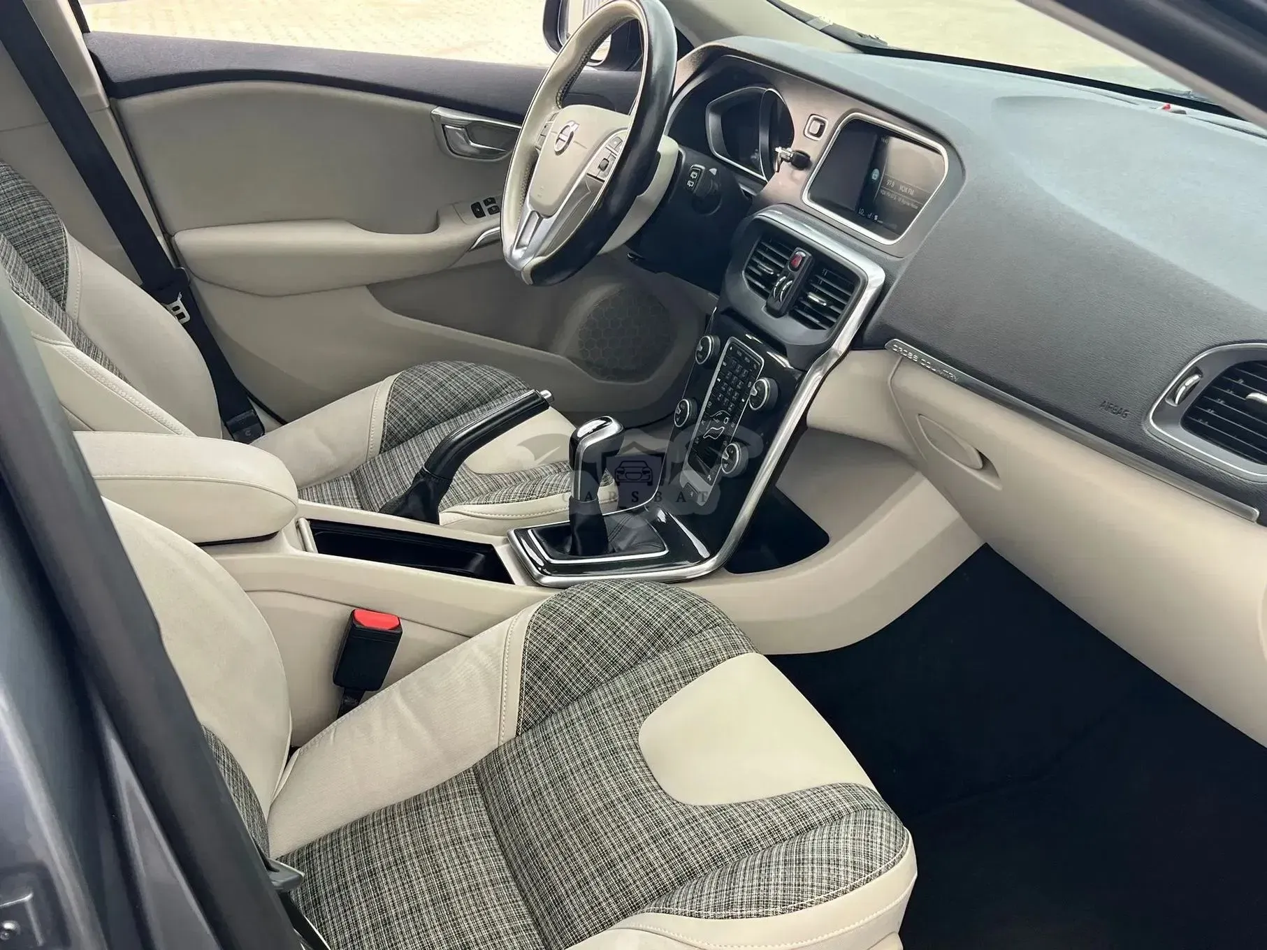 Volvo V40 2017