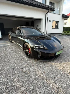 Porsche Taycan GTS 2022