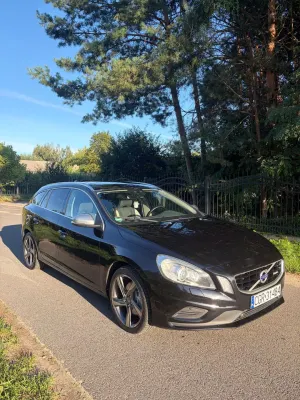 Volvo V60 I (2011-2018) D5 Geartronic RDesign 2011