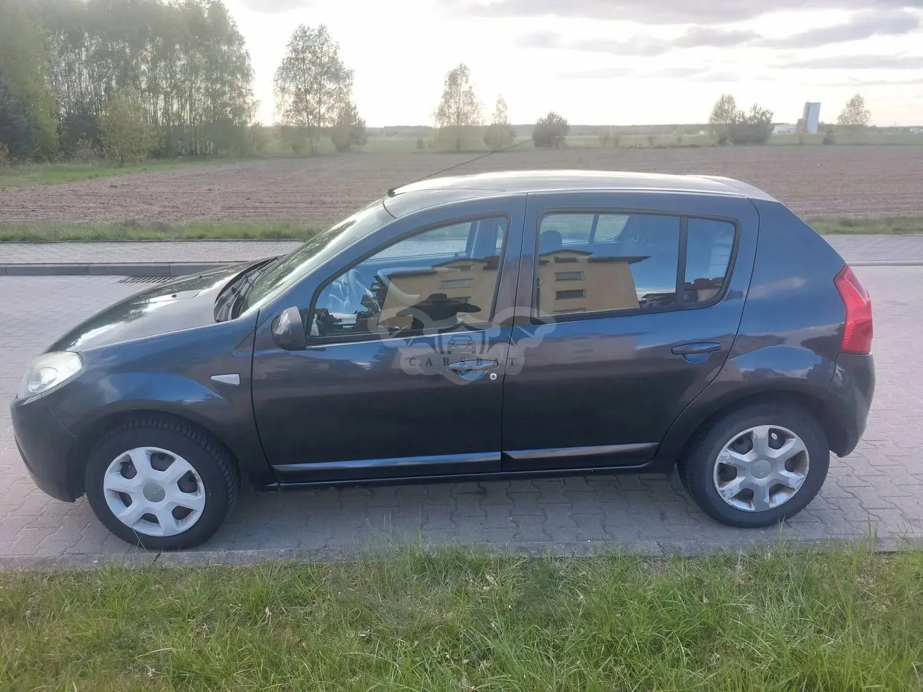 Dacia Sandero I (2008-2012) 1.2 16V Ambiance 2011